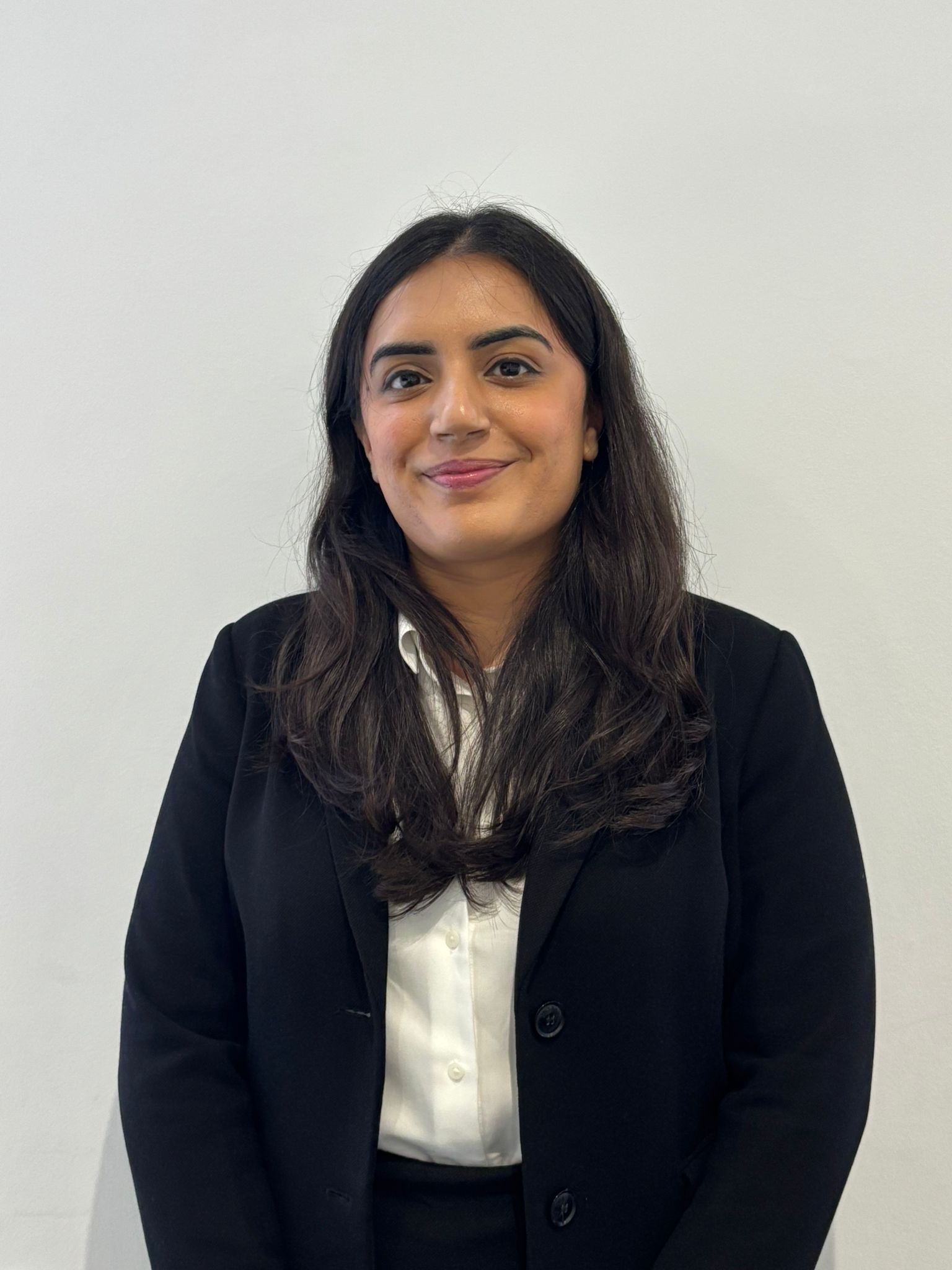 Minahil Tariq's headshot